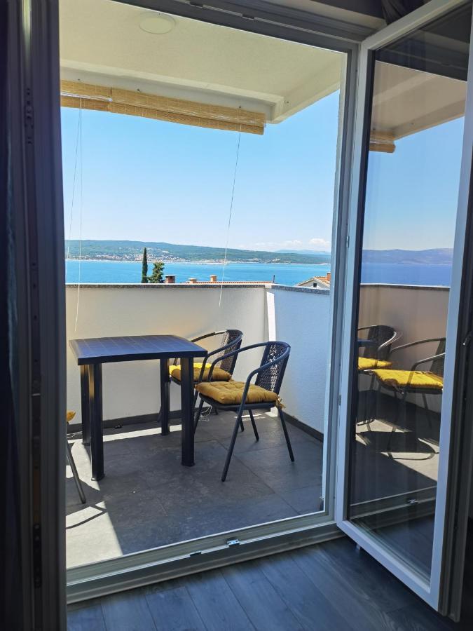 Apartment Pek Crikvenica Bagian luar foto