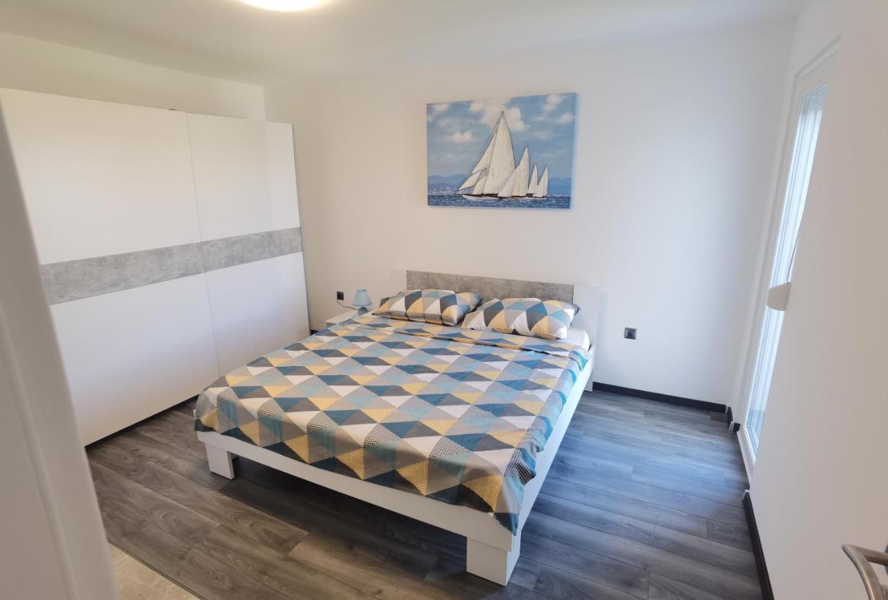 Apartment Pek Crikvenica Bagian luar foto