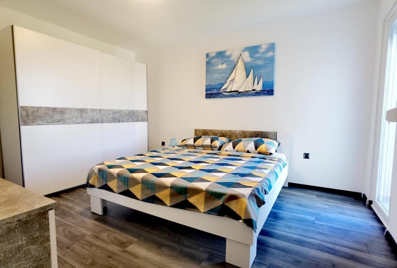 Apartment Pek Crikvenica Bagian luar foto