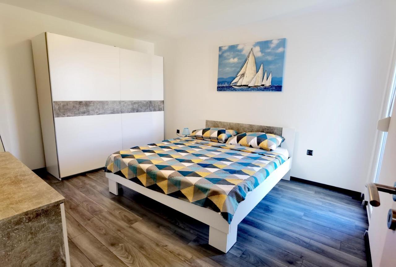 Apartment Pek Crikvenica Bagian luar foto