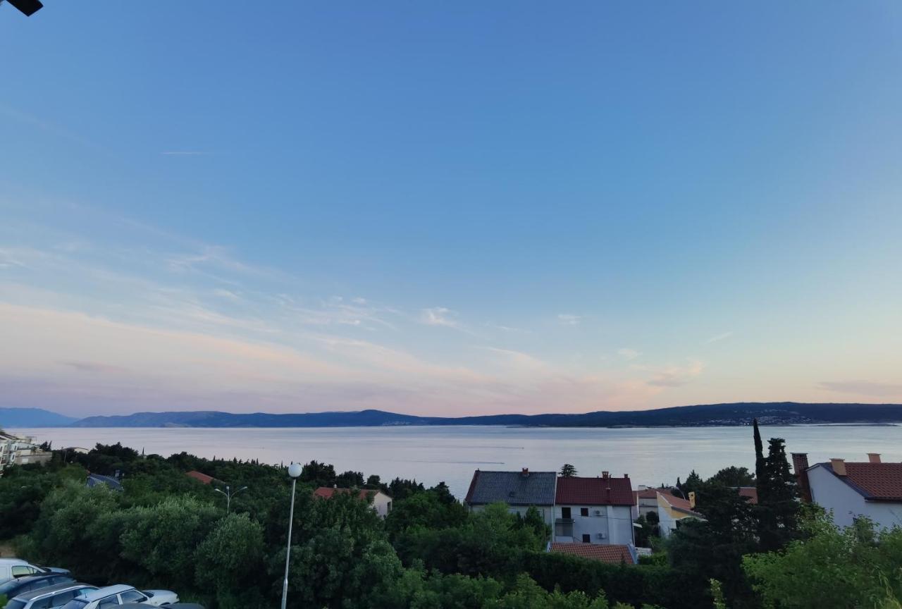 Apartment Pek Crikvenica Bagian luar foto