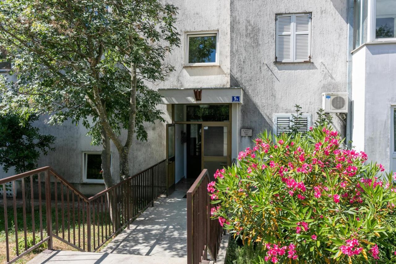 Apartment Pek Crikvenica Bagian luar foto